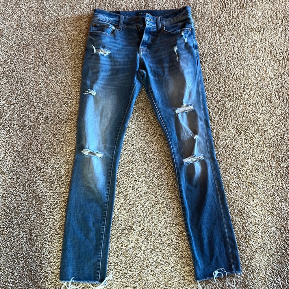 Mens Aeropostale distressed skinny jeans.